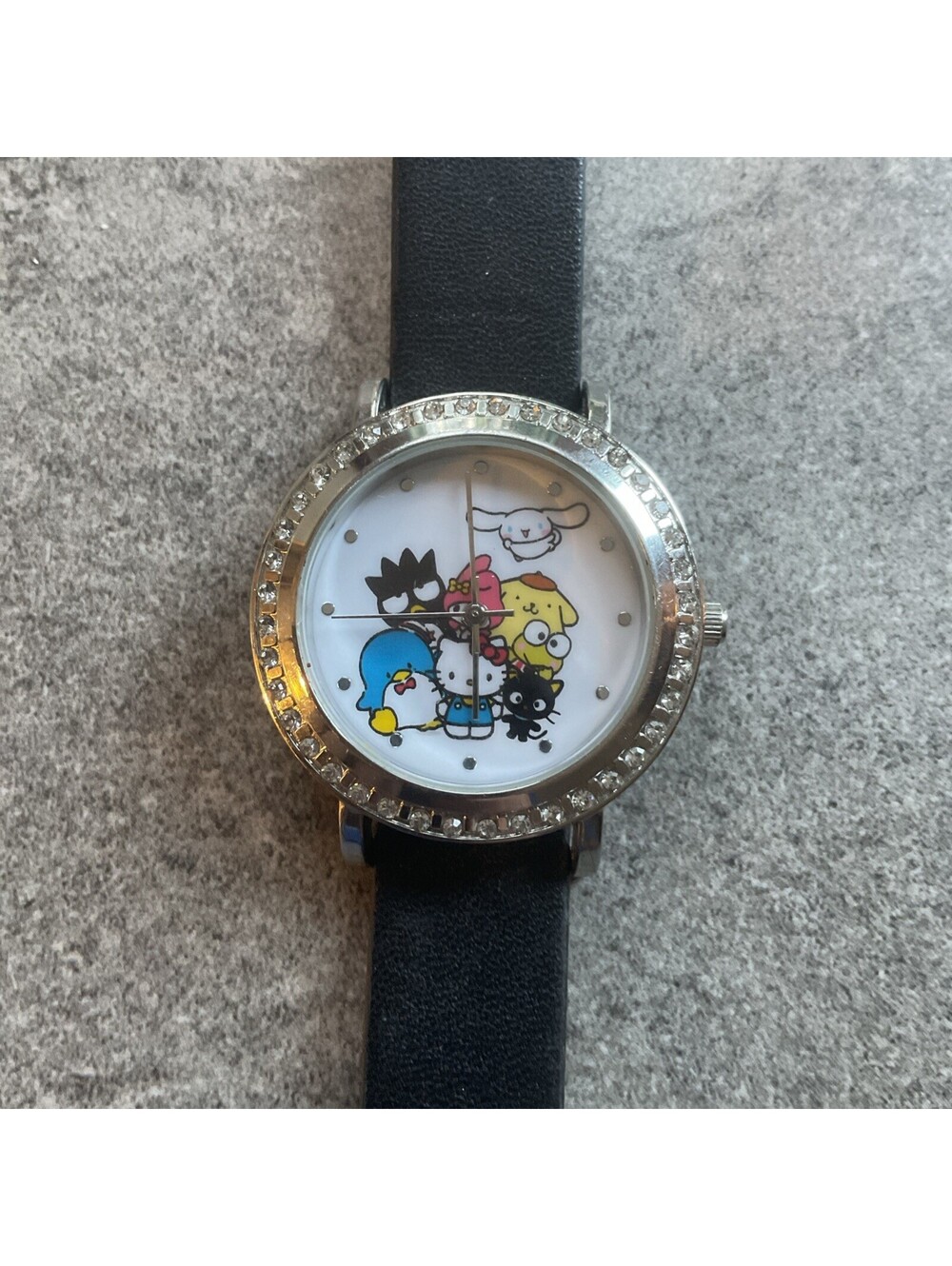 Sanrio Hello Kitty And Friends Womens Watch 35mm Silver Tone Case White Dial A16
